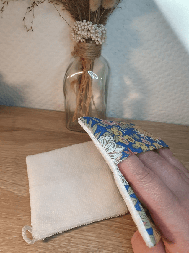 Débarbouillettes Lolita bleue / microfibre blanche